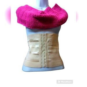 ESTELLA Beige Adjustable Front Closure Waist Cincer Size Medium Like New